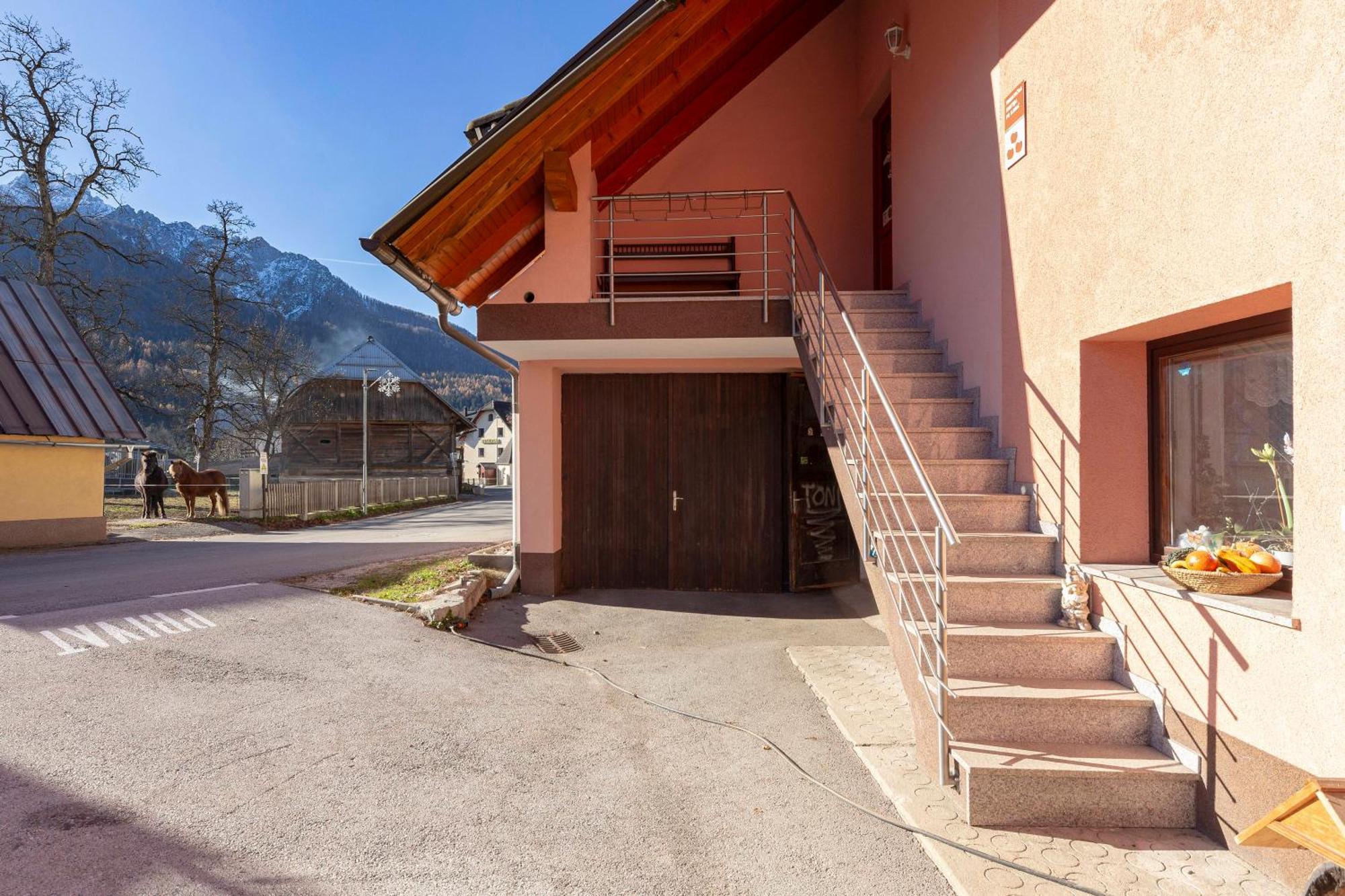 Apartment Pr' Kavac Rateče Exterior foto